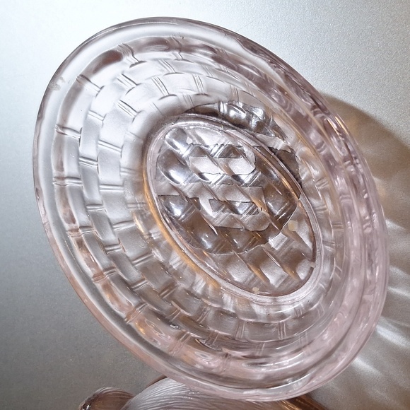 Embossed Pink Glass Bunny on Woven Basket Style Nest Trinket/Candy Dish - Picture 3 of 9